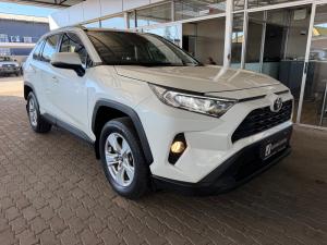 Toyota RAV4 2.0 GX auto - Image 1