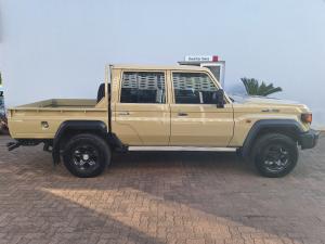 Toyota Land Cruiser 79 2.8GD-6 single cab auto - Image 3