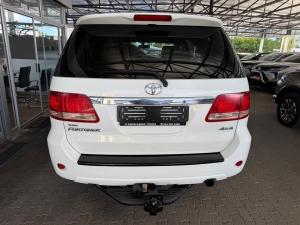 Toyota Fortuner 3.0D-4D 4x4 - Image 5
