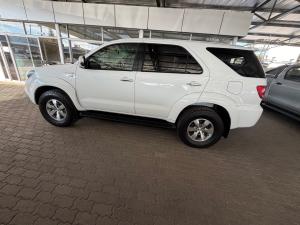Toyota Fortuner 3.0D-4D 4x4 - Image 20
