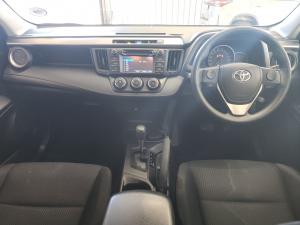 Toyota RAV4 2.0 GX auto - Image 6