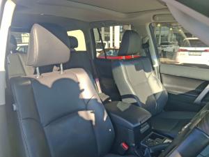 Toyota Land Cruiser Prado 2.8GD VX-L - Image 19