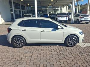 Volkswagen Polo hatch 1.0TSI Life auto - Image 3