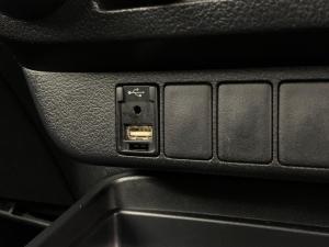 Toyota Hilux 2.4 GD-6 RB Raider automaticE/CAB - Image 10