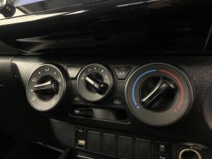 Toyota Hilux 2.4 GD-6 RB Raider automaticE/CAB - Image 12