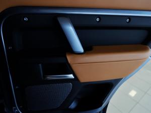 Land Rover Defender 110 D240 X-Dynamic SE - Image 15