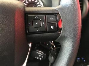 Toyota Hilux 2.4GD-6 double cab 4x4 Raider manual - Image 21