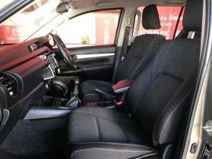 Toyota Hilux 2.4GD-6 double cab Raider manual - Image 10