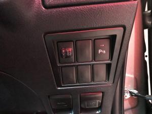 Toyota Hilux 2.4GD-6 double cab Raider manual - Image 14