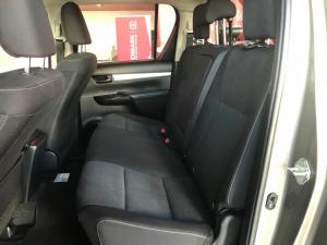 Toyota Hilux 2.4GD-6 double cab Raider manual - Image 9