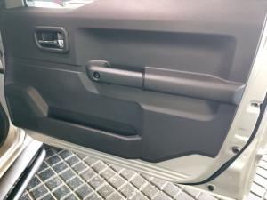 Suzuki Jimny 1.5 GLX AllGrip 5-door auto - Image 14