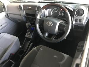 Toyota Land Cruiser 79 2.8GD-6 single cab auto - Image 11