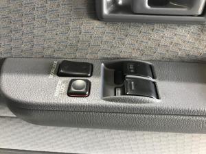 Toyota Land Cruiser 79 2.8GD-6 single cab auto - Image 12