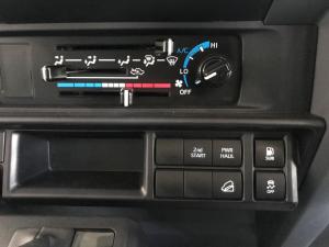Toyota Land Cruiser 79 2.8GD-6 single cab auto - Image 15