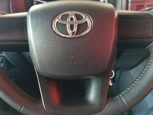 Toyota Land Cruiser 79 2.8GD-6 single cab auto - Image 17