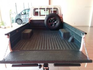 Toyota Land Cruiser 79 2.8GD-6 single cab auto - Image 8