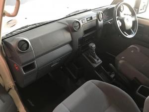 Toyota Land Cruiser 79 2.8GD-6 single cab auto - Image 9
