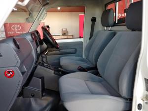 Toyota Land Cruiser 79 2.8GD-6 single cab auto - Image 9