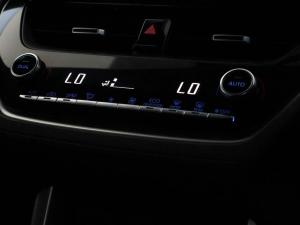 Toyota Corolla 1.8 Hybrid XS - Image 22