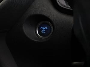 Toyota Corolla 1.8 Hybrid XS - Image 26