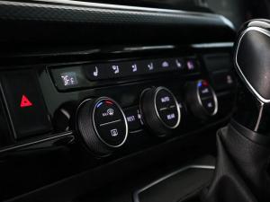 Volkswagen Caravelle 2.0BiTDI Highline 4Motion - Image 30
