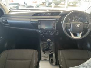 Toyota Hilux 2.4GD-6 double cab 4x4 Raider manual - Image 6