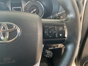 Toyota Hilux 2.4GD-6 double cab 4x4 Raider manual - Image 10
