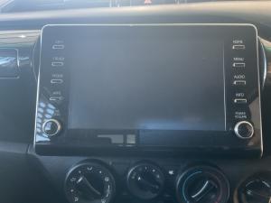 Toyota Hilux 2.4GD-6 double cab 4x4 Raider manual - Image 15