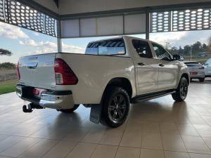 Toyota Hilux 2.4GD-6 double cab 4x4 Raider manual - Image 2