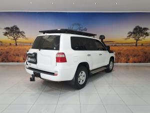 Toyota Land Cruiser 200 4.5D-4D V8 GX-R - Image 2