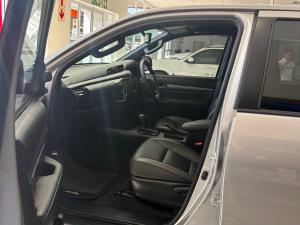 Toyota Hilux 2.8GD-6 double cab 4x4 Legend auto - Image 7