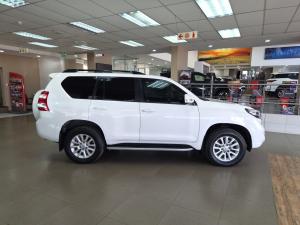 Toyota Land Cruiser Prado 3.0DT VX - Image 3