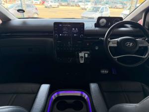 Hyundai Staria 2.2D Luxury automatic - Image 10