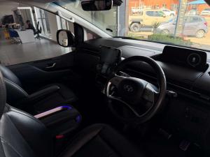 Hyundai Staria 2.2D Luxury automatic - Image 11