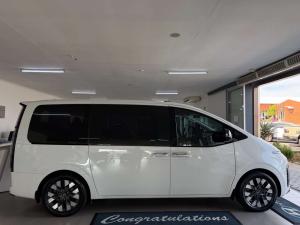 Hyundai Staria 2.2D Luxury automatic - Image 8