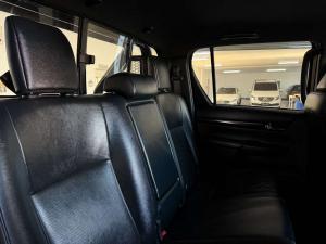 Toyota Hilux 2.8 GD-6 Raider 4X4 automaticD/C - Image 15
