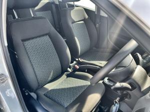 Volkswagen Polo Vivo hatch 1.6 Life - Image 14