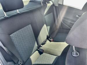 Volkswagen Polo Vivo hatch 1.6 Life - Image 15