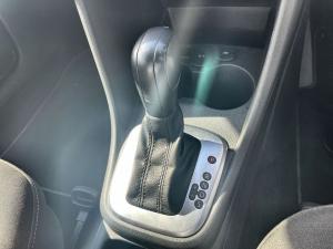 Volkswagen Polo Vivo hatch 1.6 Life - Image 19