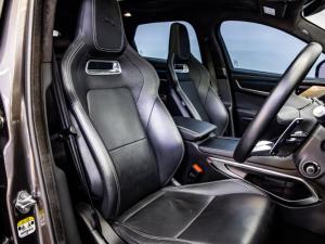Jaguar F-Pace D200 AWD R-Dynamic HSE - Image 11
