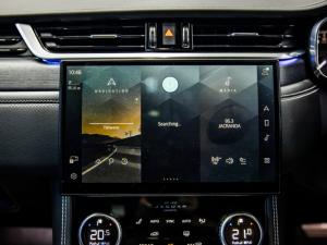Jaguar F-Pace D200 AWD R-Dynamic HSE - Image 17