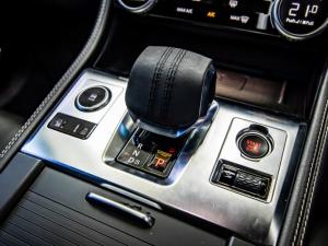 Jaguar F-Pace D200 AWD R-Dynamic HSE - Image 21