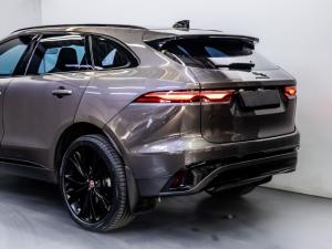 Jaguar F-Pace D200 AWD R-Dynamic HSE - Image 9
