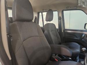 Mahindra Pik Up 2.2CRDe double cab 4x4 S6 manual - Image 7