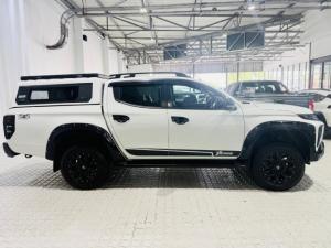 Mitsubishi Triton 2.4DI-D double cab 4x4 Xtreme - Image 2