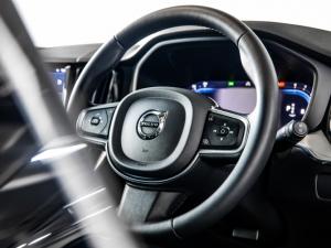 Volvo XC60 B5 AWD Essential - Image 15