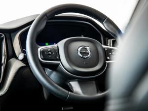 Volvo XC60 B5 AWD Essential - Image 19