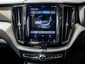 Volvo XC60 B5 AWD Essential - Image 21