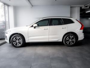 Volvo XC60 B5 AWD Essential - Image 2