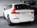 Volvo XC60 B5 AWD Essential - Thumbnail 3